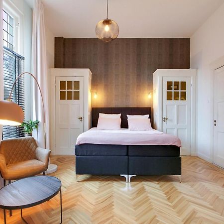 Romantische Stad Suite "Alora", Met Prive Parkeerplaats Алкмаар Екстериор снимка