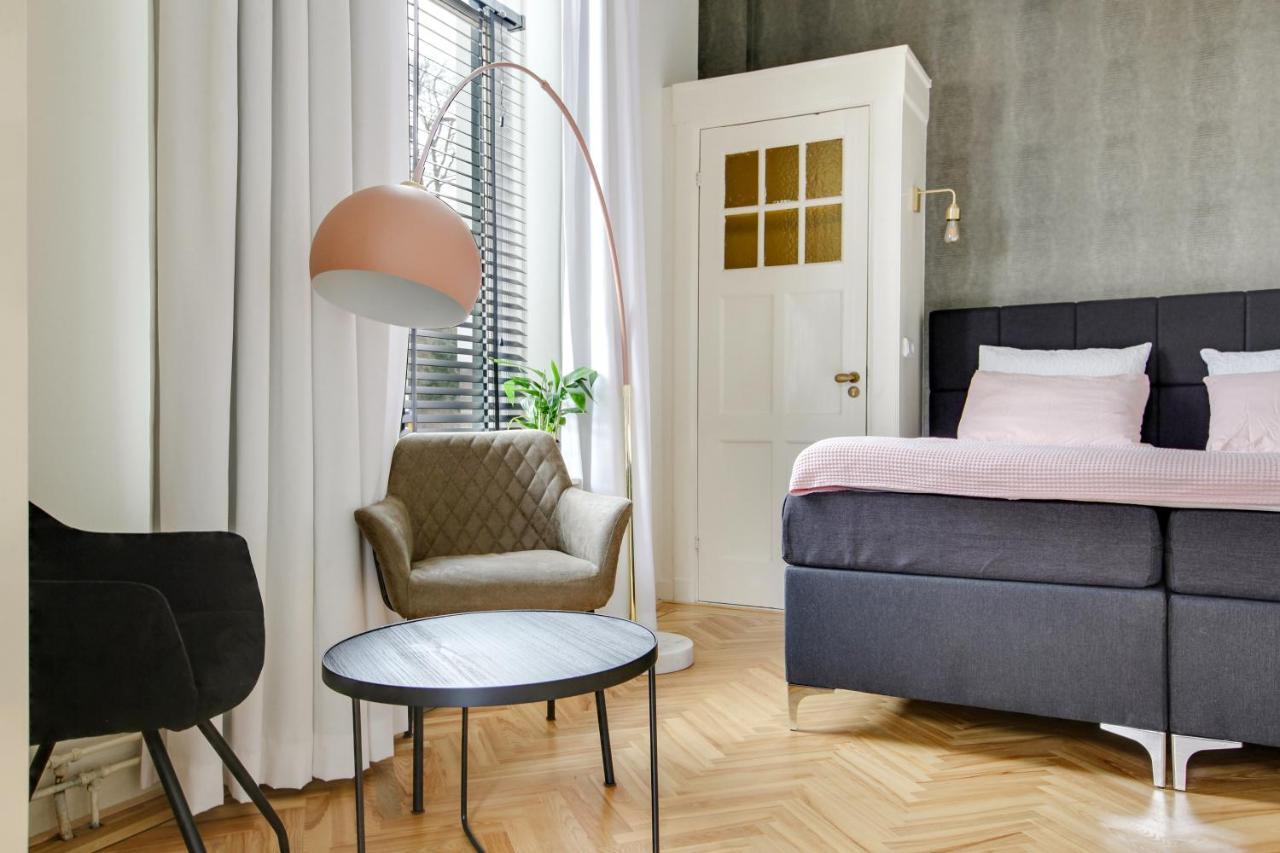 Romantische Stad Suite "Alora", Met Prive Parkeerplaats Алкмаар Екстериор снимка